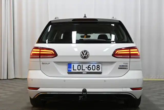 Valkoinen Farmari, Volkswagen Golf – LOL-608