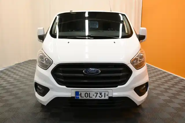 Valkoinen Pakettiauto, Ford Transit Custom – LOL-731