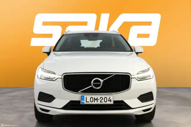 Valkoinen Maastoauto, Volvo XC60 – LOM-204