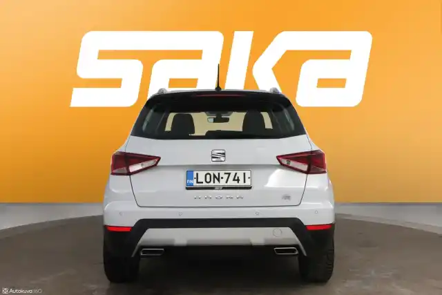 Valkoinen Maastoauto, Seat Arona – LON-741