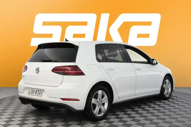 Valkoinen Viistoperä, Volkswagen Golf – LOO-830