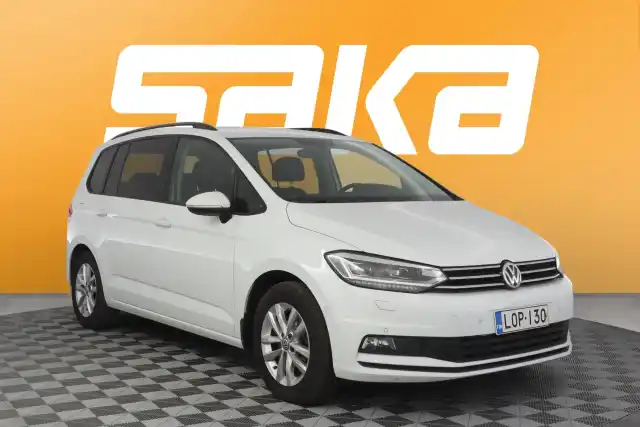 Valkoinen Tila-auto, Volkswagen Touran – LOP-130