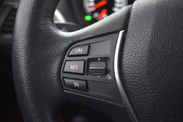 Valkoinen Viistoperä, BMW 118 – LOP-175