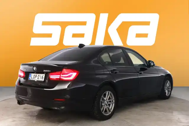 Musta Sedan, BMW 320 – LOP-216