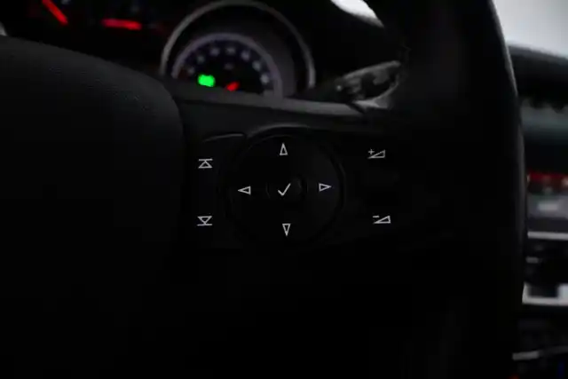 Punainen Farmari, Opel Astra – LOP-354