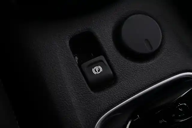 Punainen Farmari, Opel Astra – LOP-354