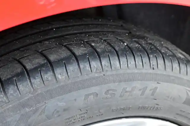 Punainen Farmari, Opel Astra – LOP-354