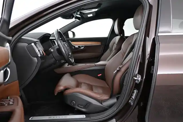 Ruskea Farmari, Volvo V90 – LOP-420