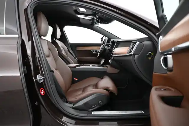 Ruskea Farmari, Volvo V90 – LOP-420