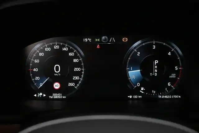 Ruskea Farmari, Volvo V90 – LOP-420