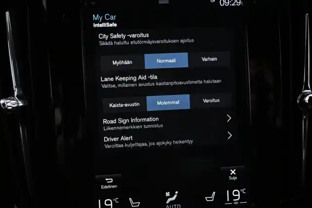 Ruskea Farmari, Volvo V90 – LOP-420