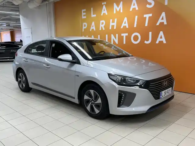 Hyundai IONIQ hybrid