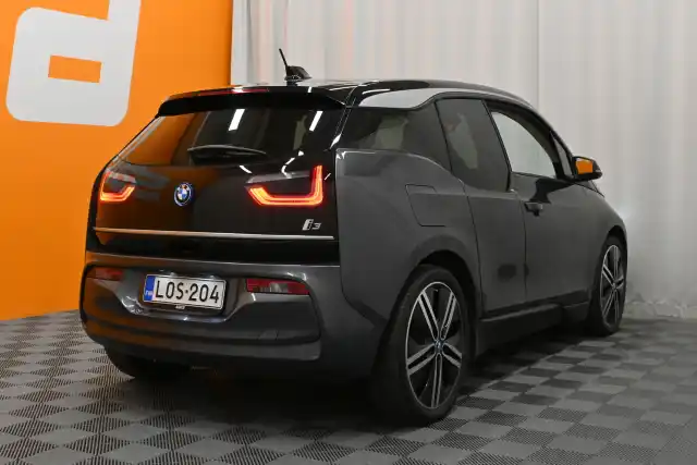 Harmaa Viistoperä, BMW i3 – LOS-204