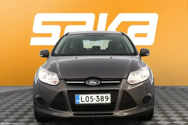 Harmaa Viistoperä, Ford Focus – LOS-389