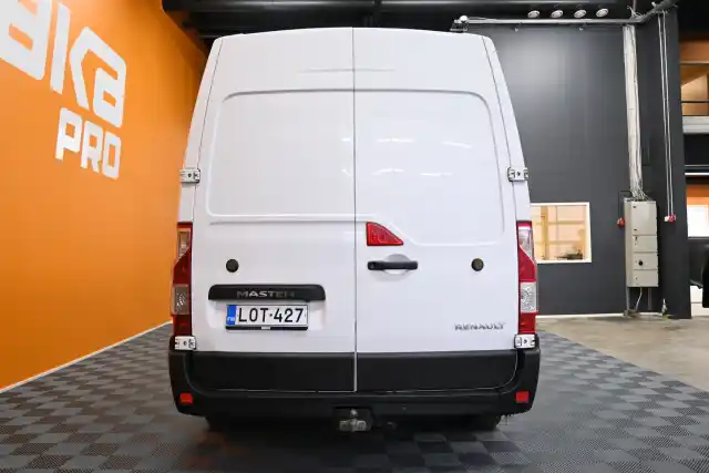 Valkoinen Pakettiauto, Renault Master – LOT-427