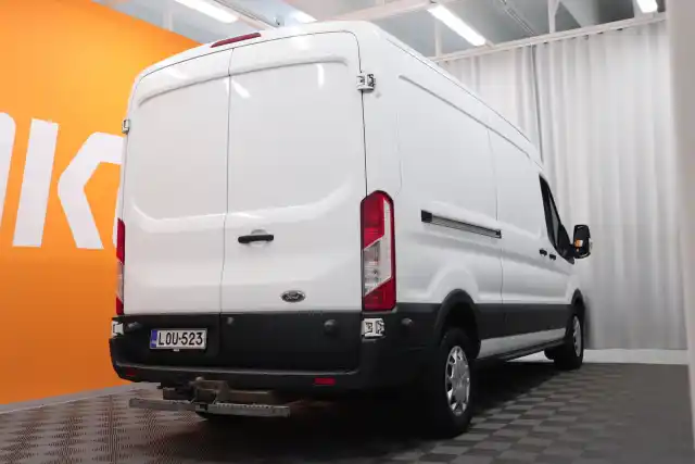 Valkoinen Pakettiauto, Ford Transit – LOU-523