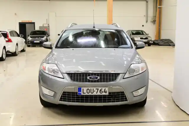 Harmaa Farmari, Ford Mondeo – LOU-764