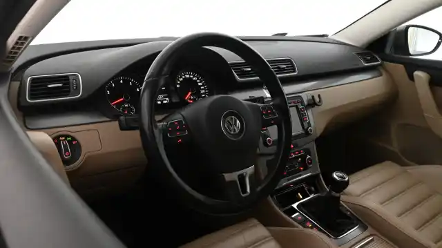 Ruskea Farmari, Volkswagen Passat – LOU-778