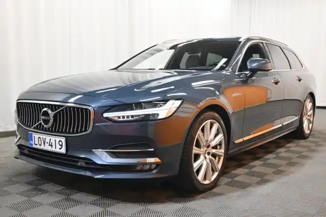 Sininen Farmari, Volvo V90 – LOV-419