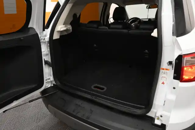 Valkoinen Maastoauto, Ford Ecosport – LOV-743