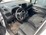 Valkoinen Pakettiauto, Opel Combo – LOX-162, kuva 3