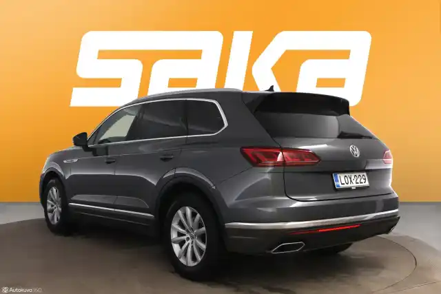 Harmaa Maastoauto, Volkswagen Touareg – LOX-229