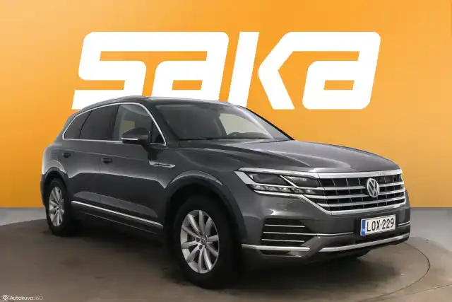 Harmaa Maastoauto, Volkswagen Touareg – LOX-229