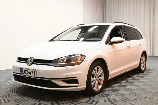 Valkoinen Farmari, Volkswagen Golf – LOX-471