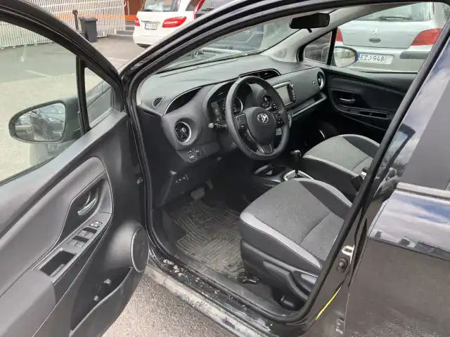 Musta Viistoperä, Toyota Yaris – LPA-149