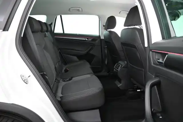 Valkoinen Maastoauto, Skoda Kodiaq – LPA-382