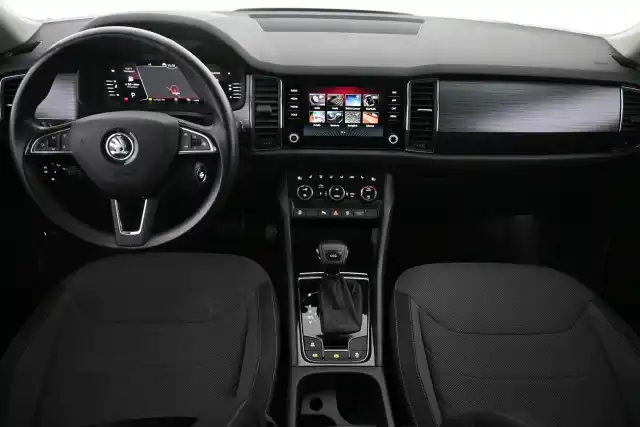 Valkoinen Maastoauto, Skoda Kodiaq – LPA-382