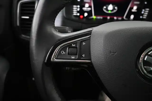 Valkoinen Maastoauto, Skoda Kodiaq – LPA-382