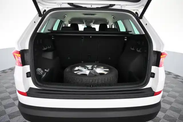 Valkoinen Maastoauto, Skoda Kodiaq – LPA-382