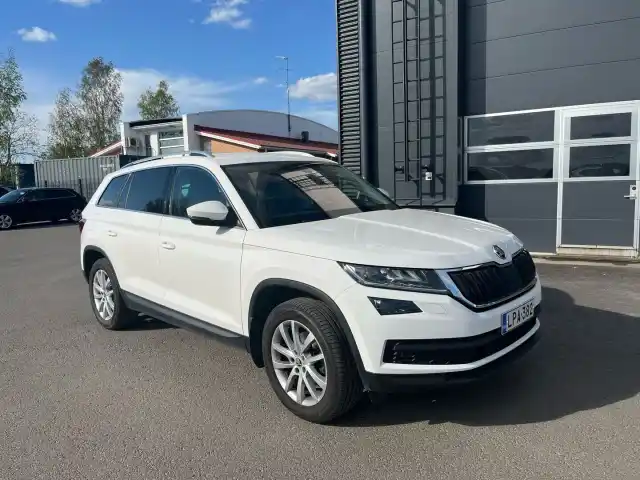 Valkoinen Maastoauto, Skoda Kodiaq – LPA-382