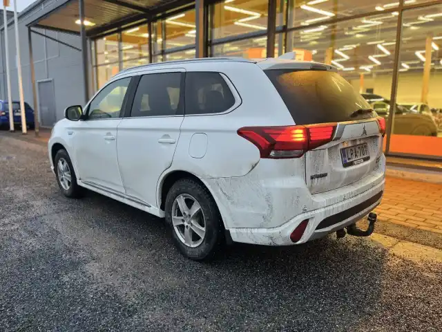 Valkoinen Farmari, Mitsubishi Outlander – LPA-707