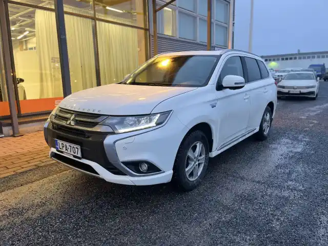 Valkoinen Farmari, Mitsubishi Outlander – LPA-707