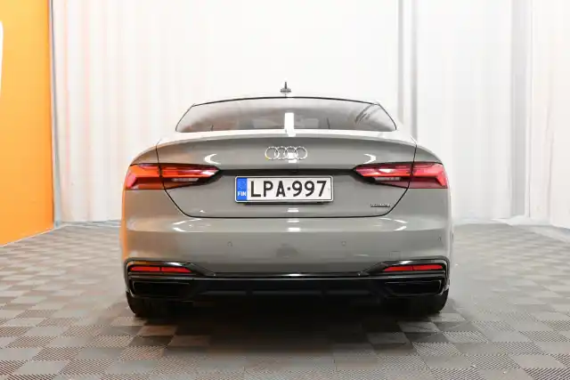 Harmaa Viistoperä, Audi A5 – LPA-997