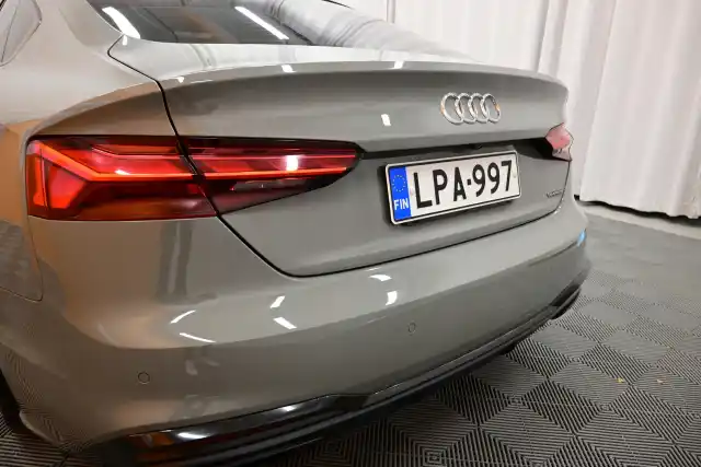 Harmaa Viistoperä, Audi A5 – LPA-997