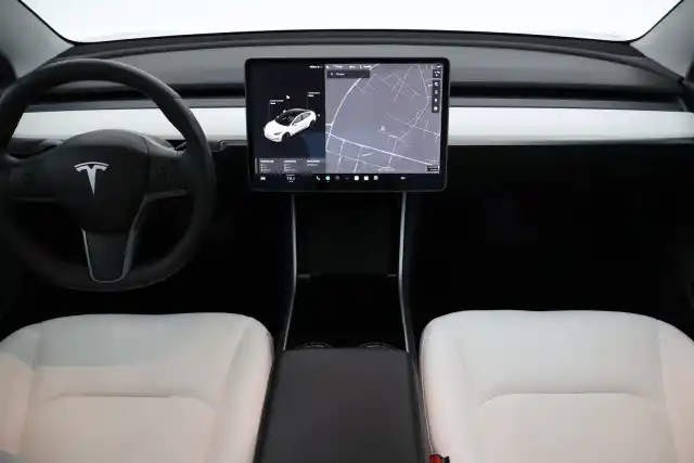 Valkoinen Sedan, Tesla Model 3 – LPB-456