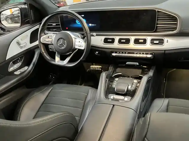 Punainen Maastoauto, Mercedes-Benz GLE – LPB-658