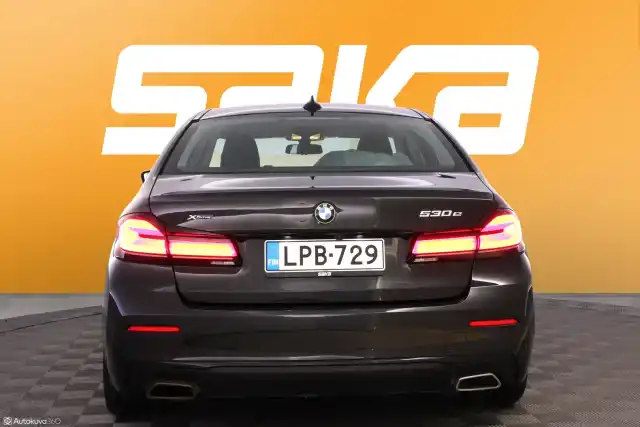 Musta Sedan, BMW 530 – LPB-729