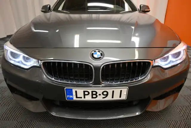 Harmaa Sedan, BMW 420 – LPB-911