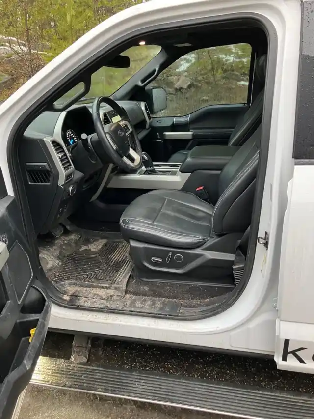 Valkoinen Kuorma-auto, Ford F150 – LPE-438