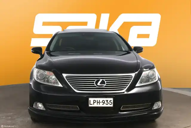 Musta Sedan, Lexus LS – LPH-935