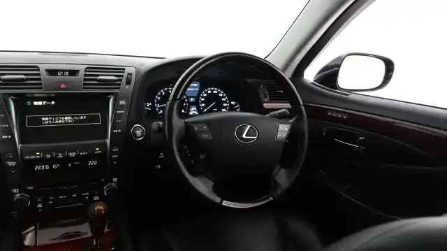 Musta Sedan, Lexus LS – LPH-935