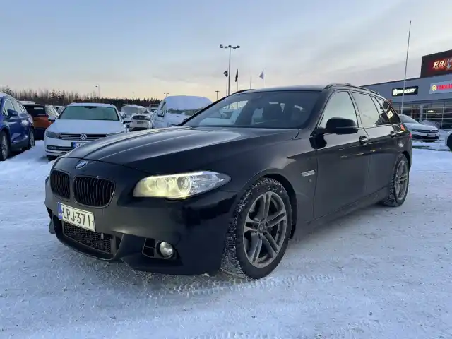 Musta Farmari, BMW 530 – LPJ-371