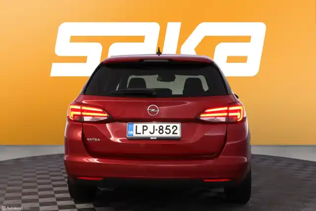 Punainen Farmari, Opel Astra – LPJ-852