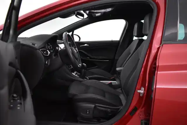 Punainen Farmari, Opel Astra – LPJ-852