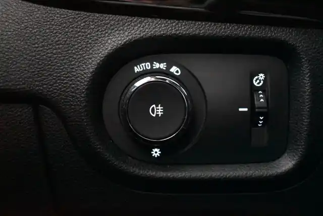 Punainen Farmari, Opel Astra – LPJ-852