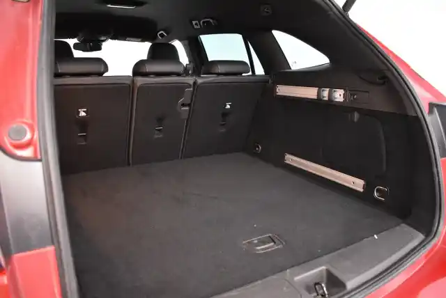 Punainen Farmari, Opel Astra – LPJ-852